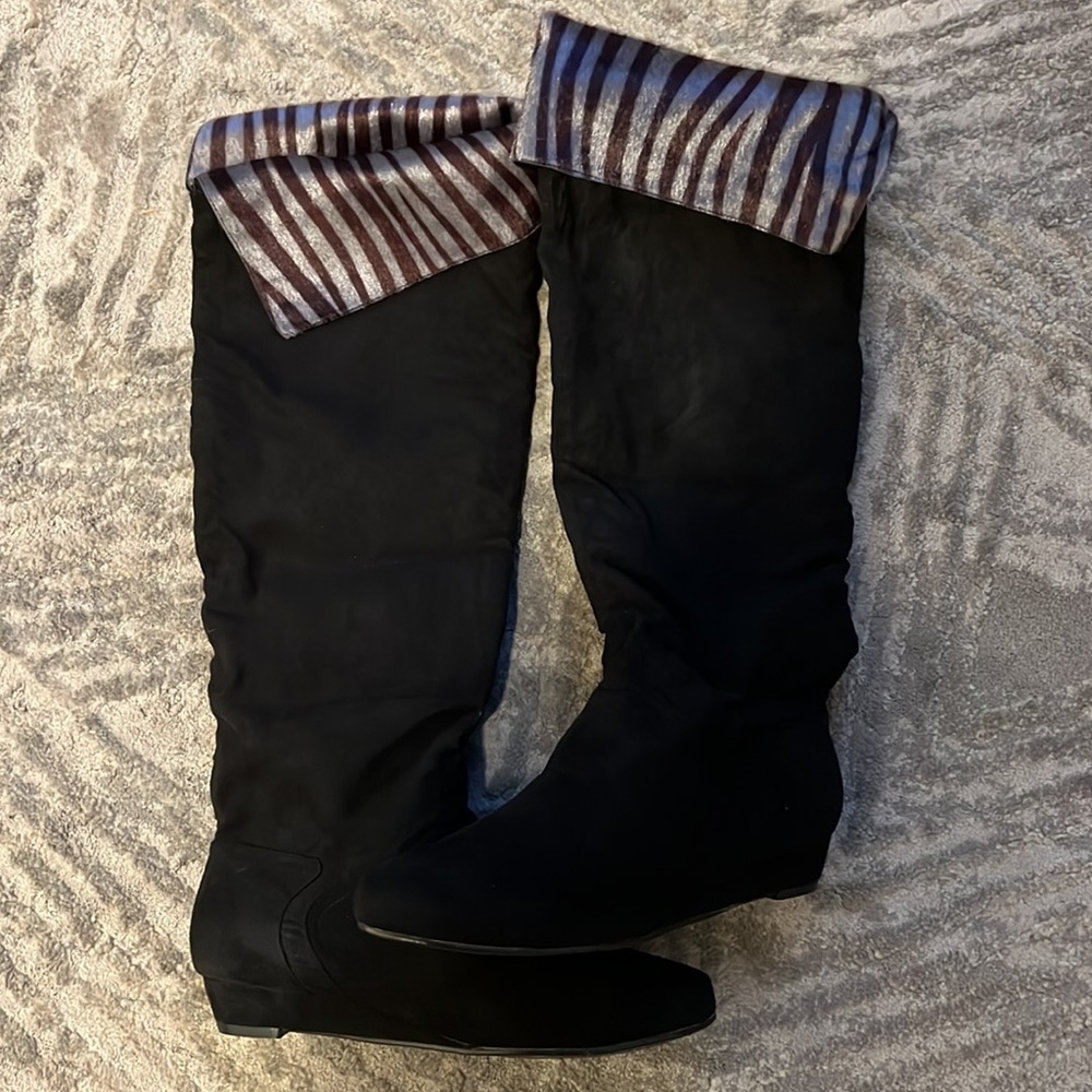 NEW! Coconuts by Matisse Black Knee-High Boots with reversible knee. Size 7.5